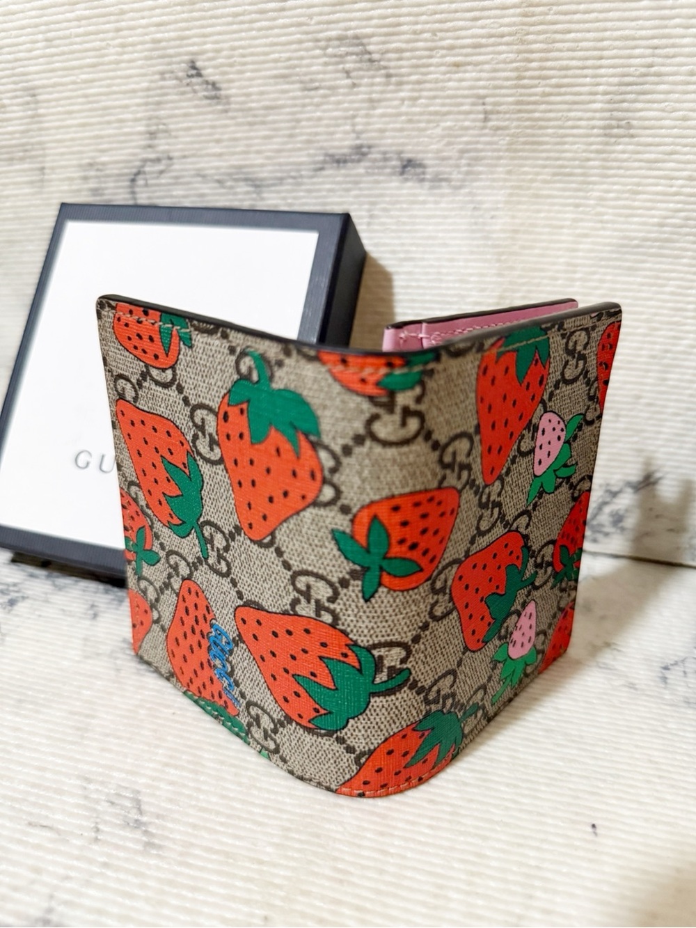 Gucci GG Supreme Strawberry Print Card Case Wallet with COA - Picture 8 of 17
